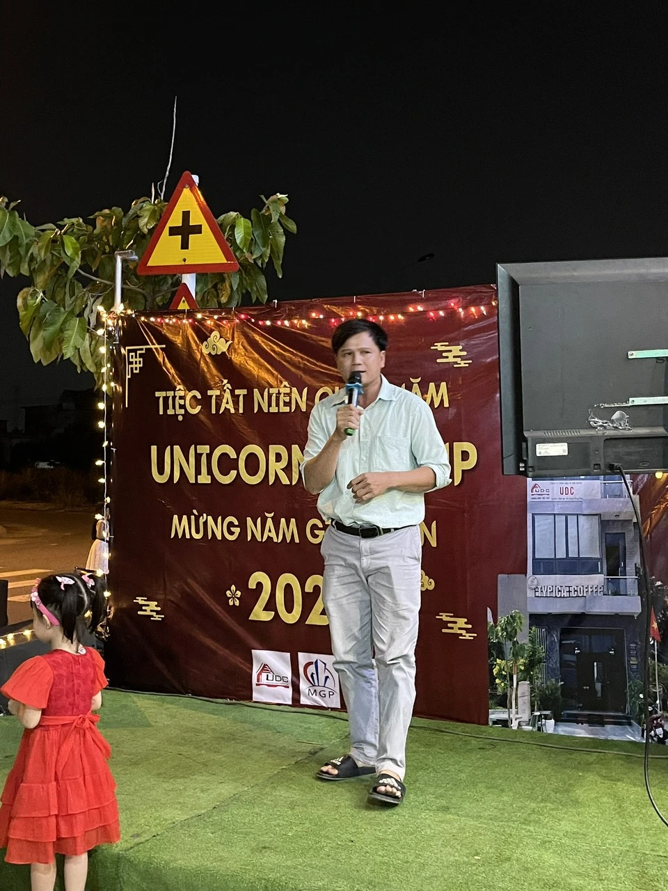 Giọng ca vàng tham gia