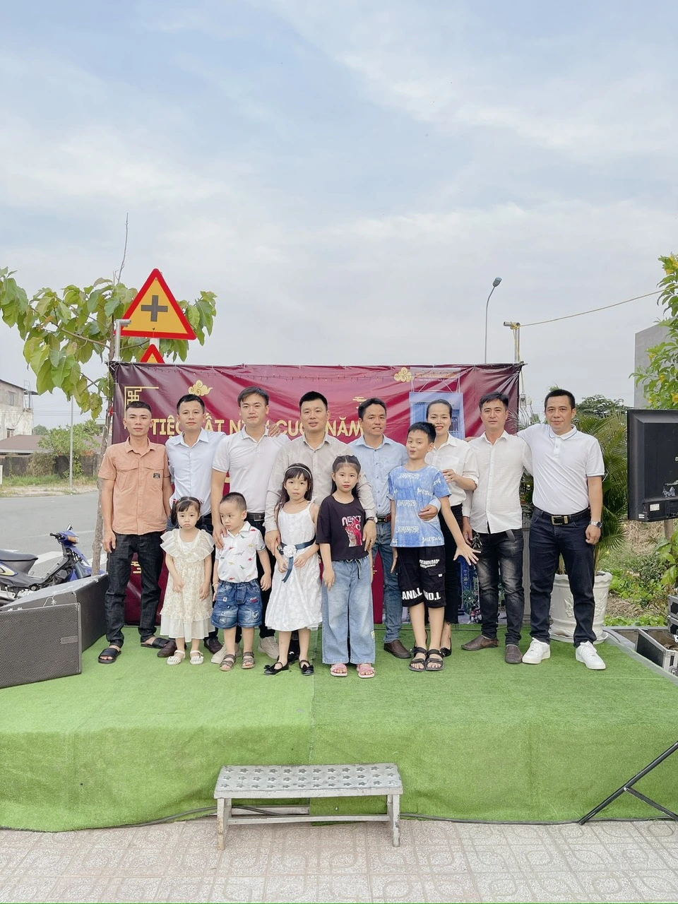 Tất niên công ty 2023